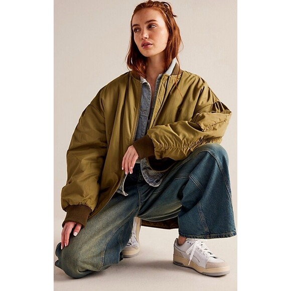 Free People Jackets & Blazers - Free People Movement Jacket Women Becca Green Oversize Puffer Bomber Sz XS NWT